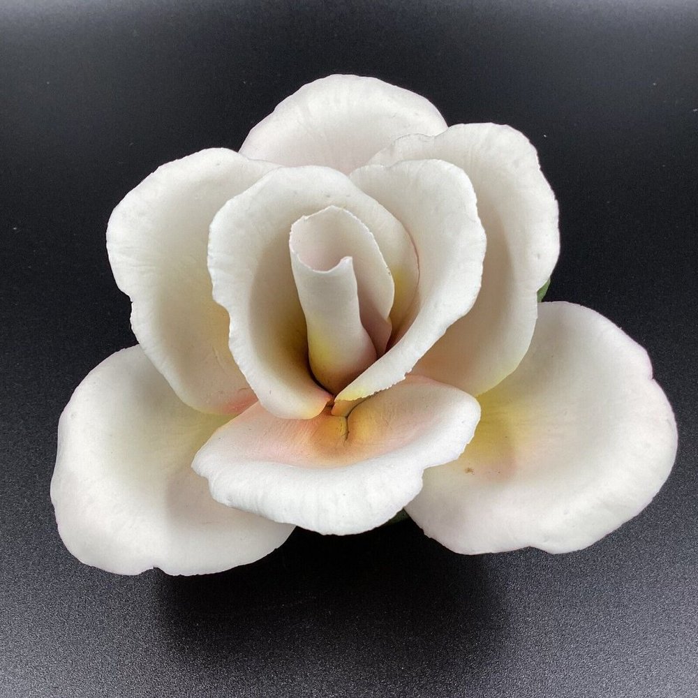 Napoleon Authentic Porcelain Hand Sculped Made in Italy Ivory/Pink Rose Flower